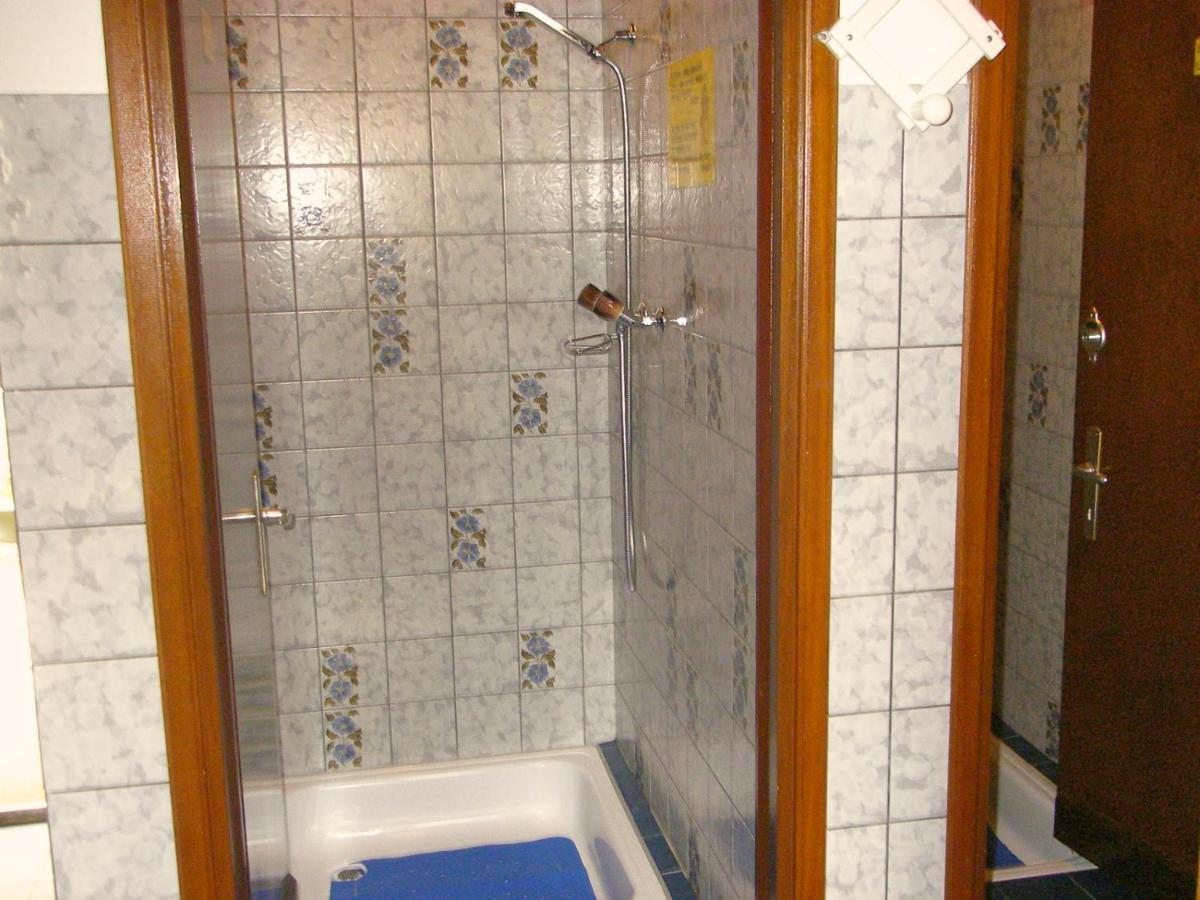 Baracca Backpacker Hostel Aurigeno Room photo